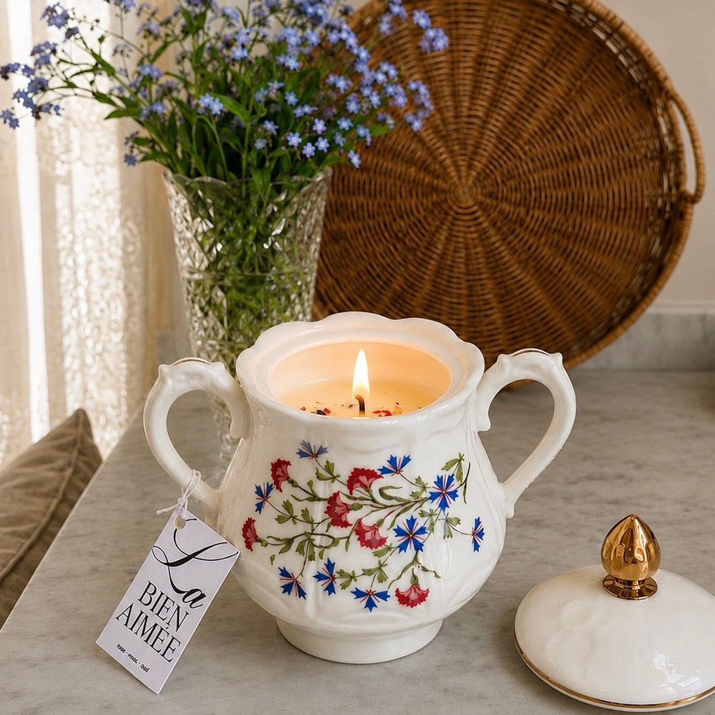 Bougie Rose, Musc & Oud – Pot en porcelaine vintage