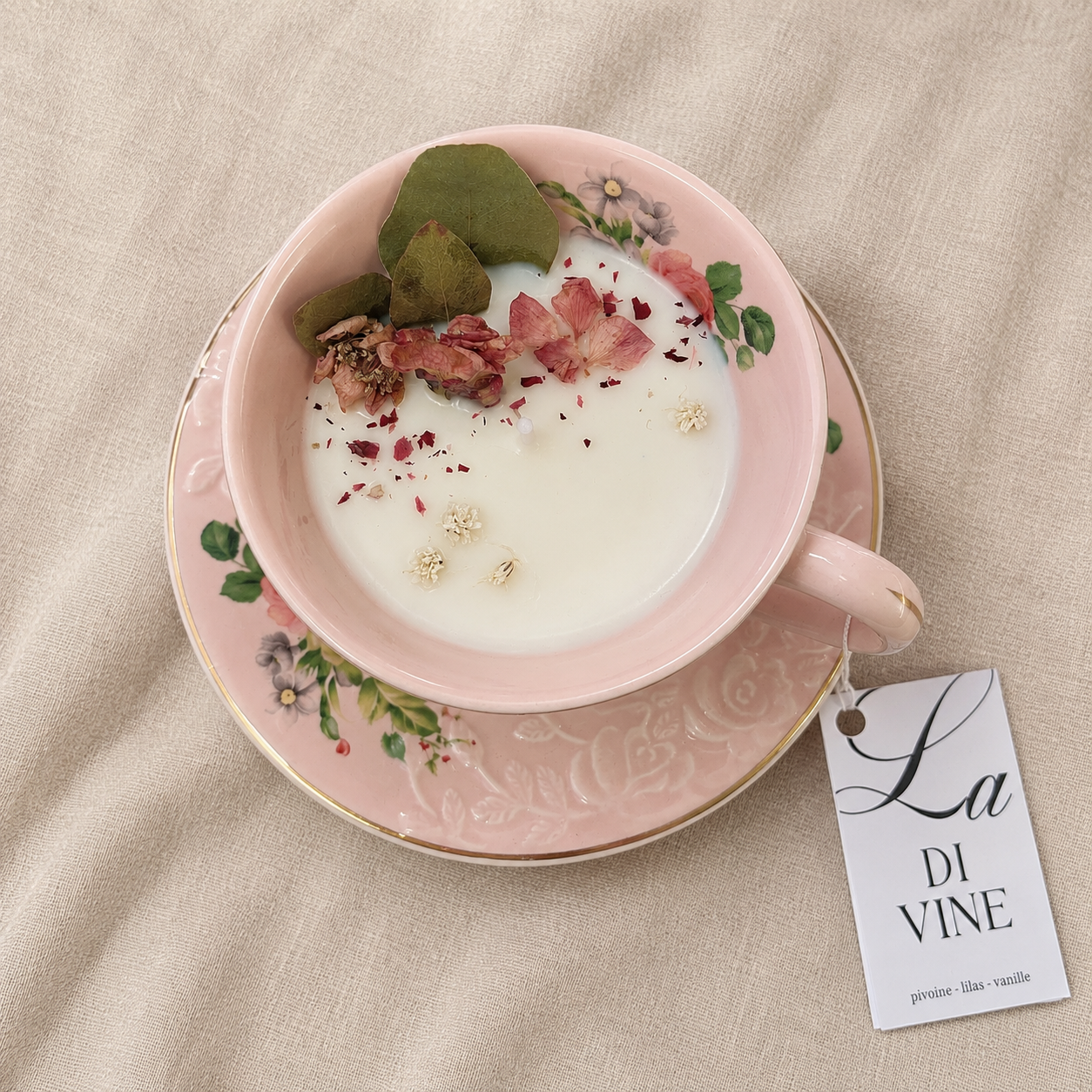 Bougie Pivoine, Lilas & Vanille – Tasse vintage fleurie