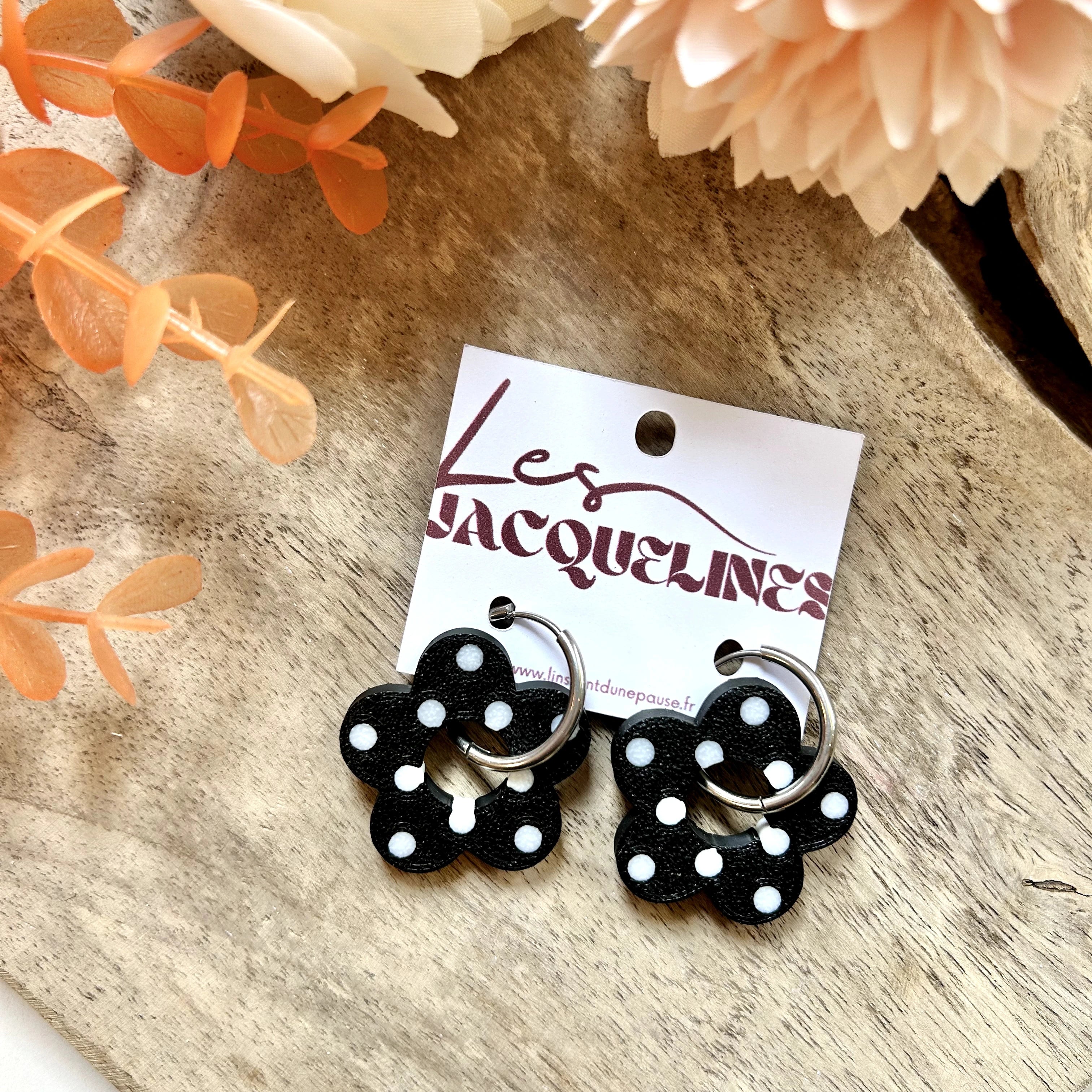 Colette – schwarze Ohrringe mit Punkten