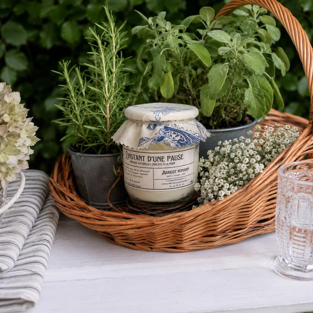 Bougie parfumée abricot romarin – naturelle, artisanale & vegan - L'INSTANT D'UNE PAUSE