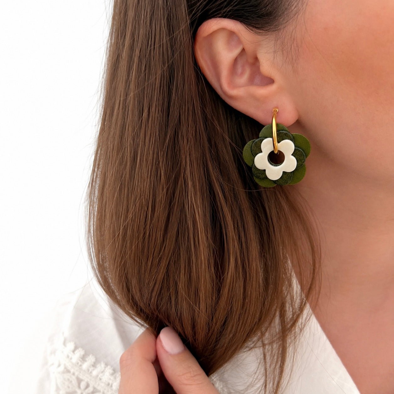Joséphine – boucles d’oreilles fleuries kaki - L'INSTANT D'UNE PAUSE