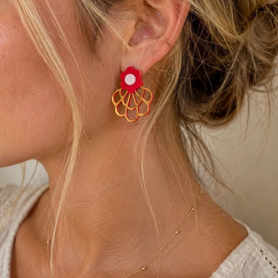 Louise – boucles d’oreilles fleur rouge et doré - L'INSTANT D'UNE PAUSE