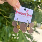 Odette – boucles d’oreilles fleur taupe dorée - L'INSTANT D'UNE PAUSE