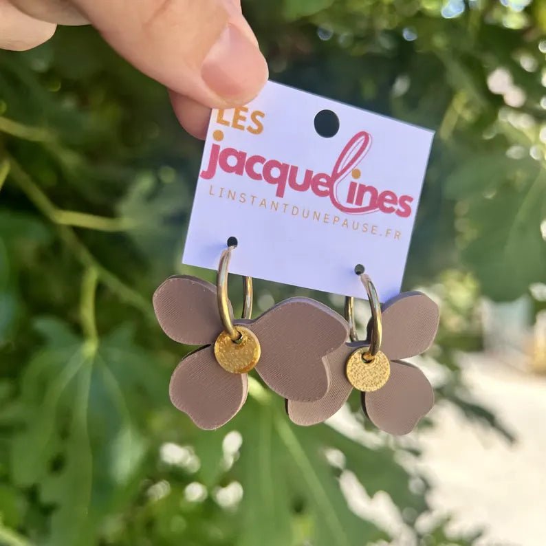 Odette – boucles d’oreilles fleur taupe dorée - L'INSTANT D'UNE PAUSE