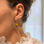 Odette – boucles d’oreilles fleur taupe dorée - L'INSTANT D'UNE PAUSE