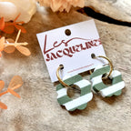 Suzanne – boucles d’oreilles rayées kaki et blanc - L'INSTANT D'UNE PAUSE