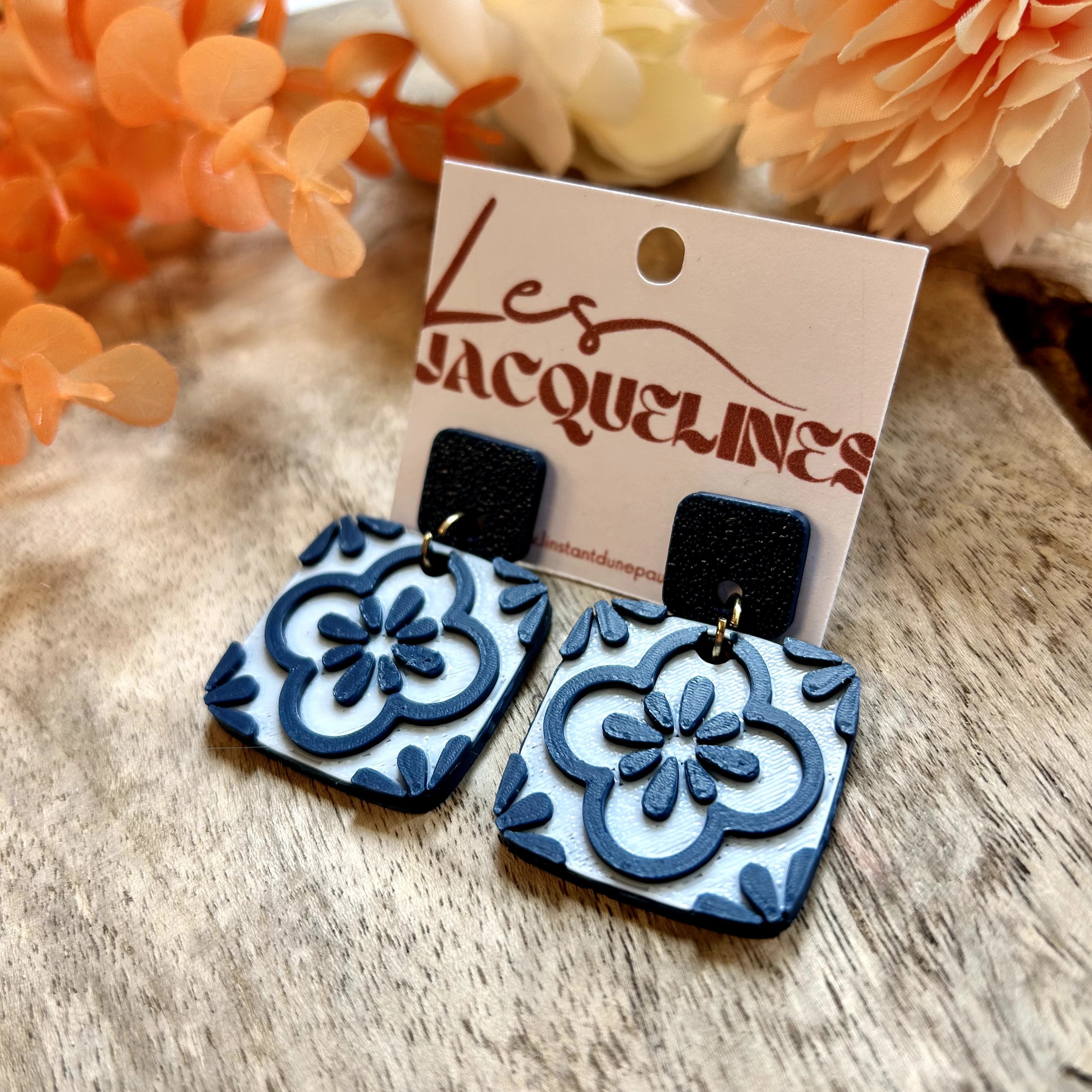 Théa – boucles d’oreilles mosaïque bleu marine et blanc - L'INSTANT D'UNE PAUSE