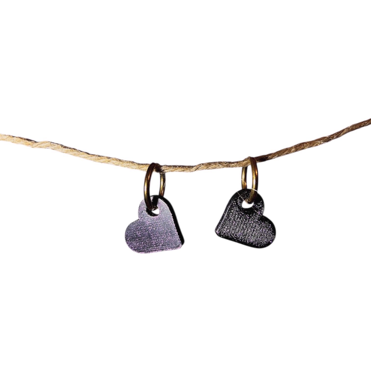 boucles d’oreilles cœur violet foncé pailleté